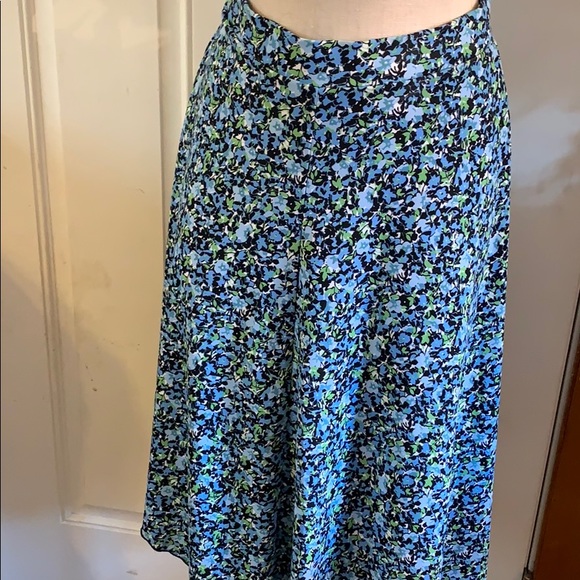 Skirt - Picture 2 of 4